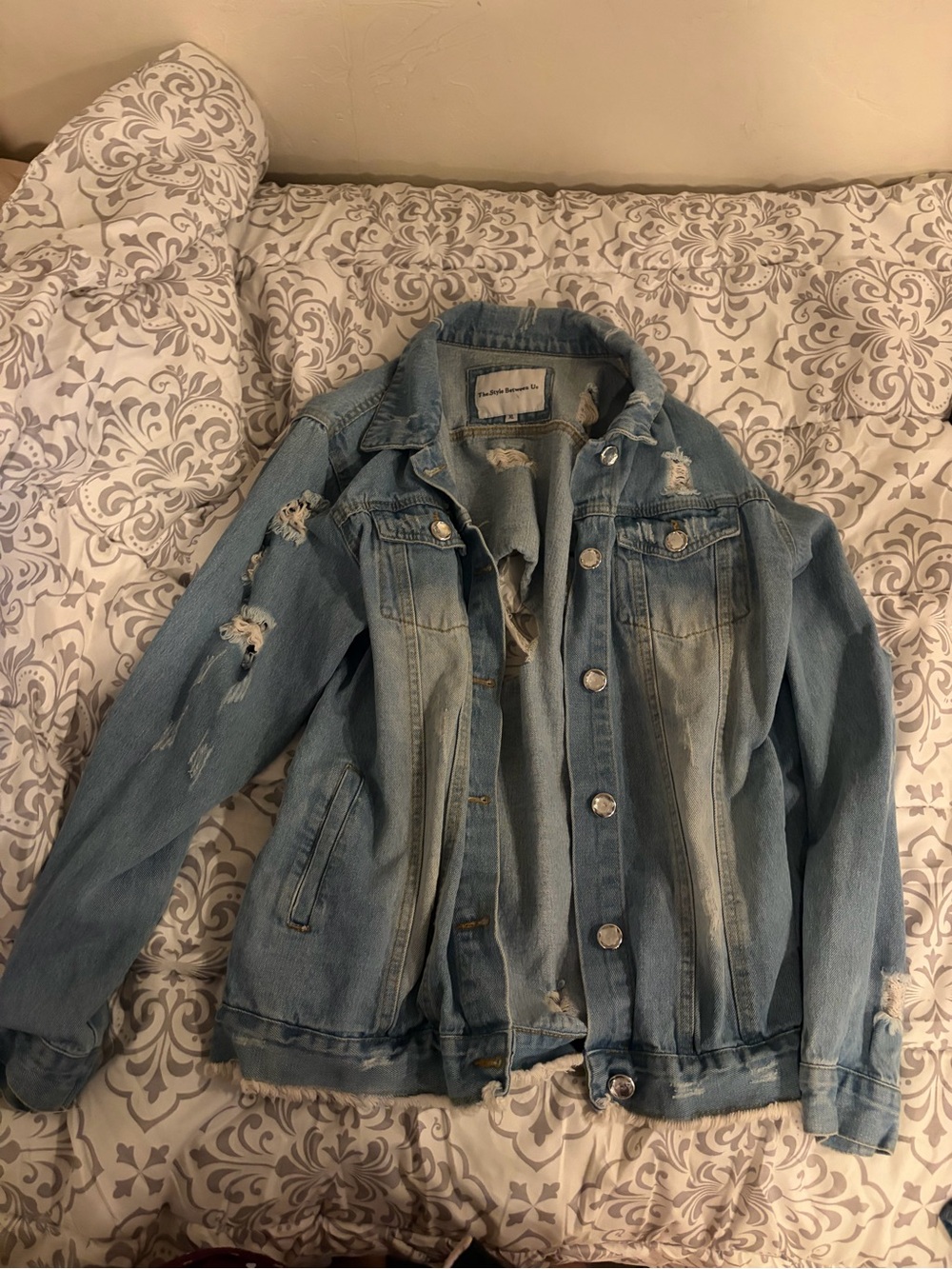 Light Wash Distressed Denim Jacket - Unbranded